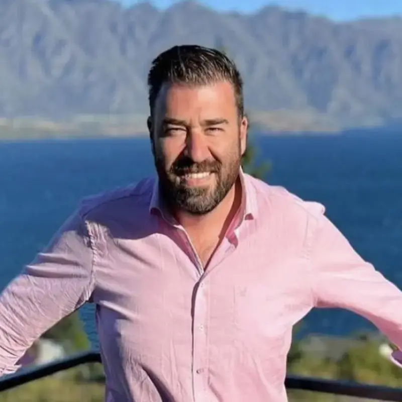 Sean Mitchell headshot photo
