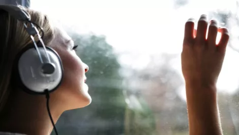 Love music, love iTunes says Apple