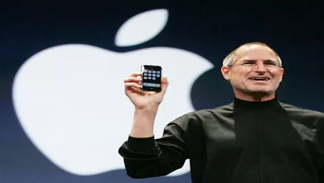 Apple holds emergency iPhone 4 press conference