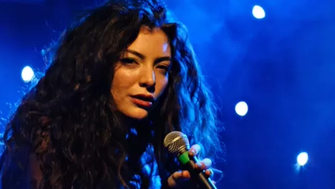 Lorde's Queen Bee but veteran acts maintain pulling power