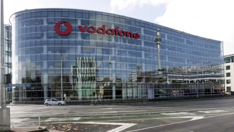 Vodafone NZ unveils $5-a-day overseas roaming plans...