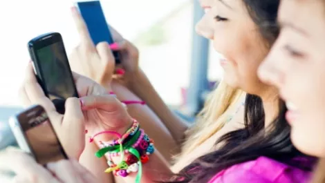 Slingshot launches data only plans for online messaging