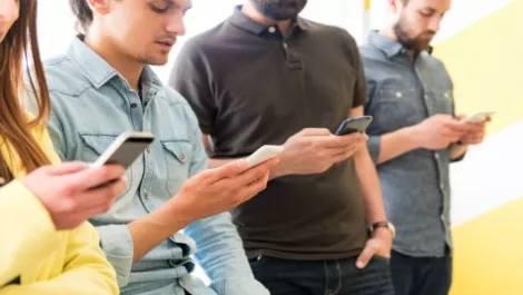 Nearly all Kiwi adults to own a smartphone in 2016