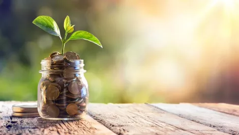Cloud driving infrastructure spend in 2016