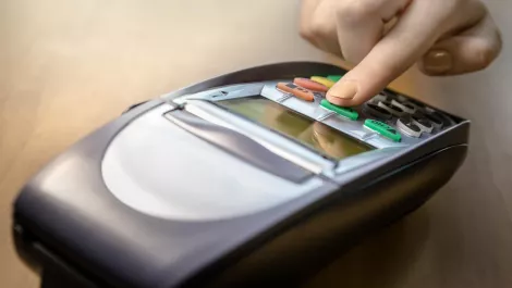 Retailers warned to upgrade Eftpos systems or risk losing them completely