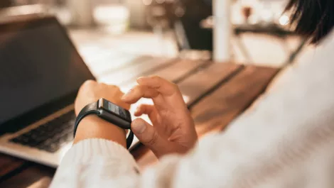 IDC says basic wearables are declining while smartwatches surge