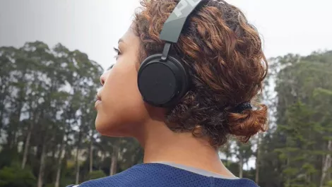 Plantronics aims to fuel your workout with music