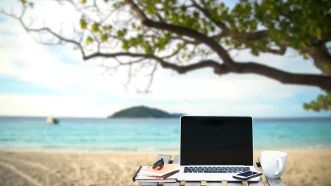 Working through the holiday season? Four ways to keep your mobile device secure