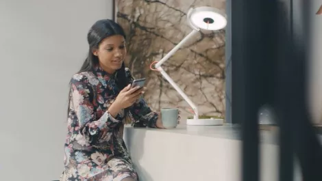 Beam Wi-Fi to your devices through a lamp