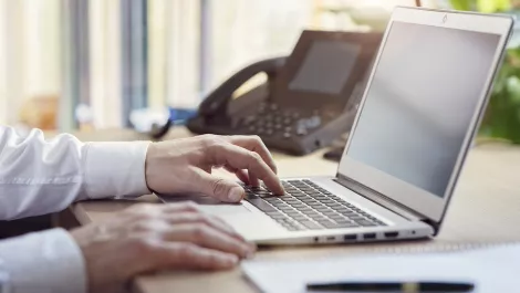 HP takes top spot from Lenovo in PC market