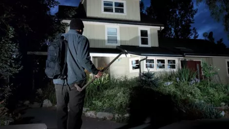 Swann's Wi-Fi Floodlight Security System dazzles intruders on the spot