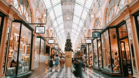 Why embracing cloud-based communication applications can give retailers a boost – 8x8