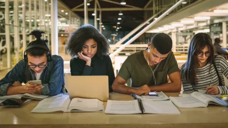 Sydney Business School brings advanced analytics education to students in NSW