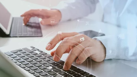 Five must-haves for unified communications to bridge the gaps in a hybrid workplace