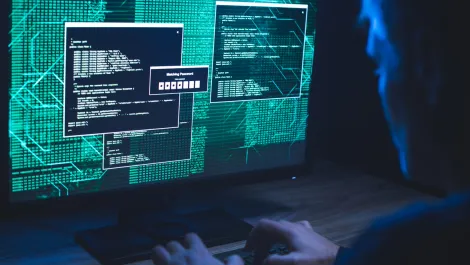 Australian cyber risk improves, insiders remain persistent threat
