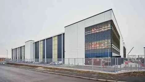 Yondr opens new sustainable data centre in Slough campus