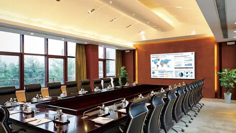 Bigger screens, smarter work: How display technology is powering the future of work