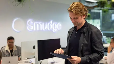 Smudge warns AI chatbots flatter users, not tell truth