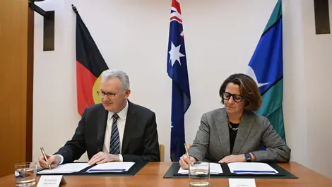 Microsoft & Australia sign digital resilience deal